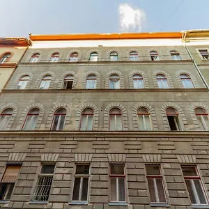 Cozy Nest By The Andrassy Avenue Budapest